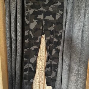 Danskin 90 degrees by reflex camo leggings